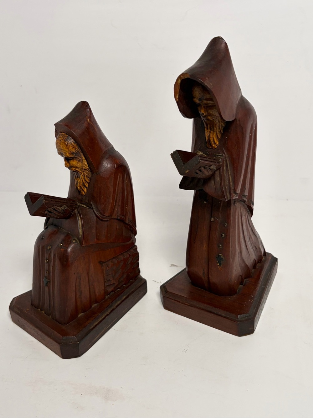 Vintage Hand Carved Wood Monk Bookends Pair Hooded Friars Reading Books 9.5” - Picture 10 of 16